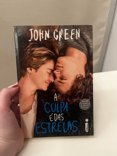 Livro A Culpa é das Estrelas - John Green