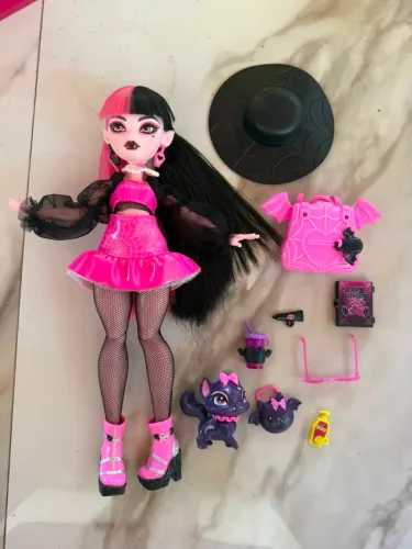 Draculaura core reflesh