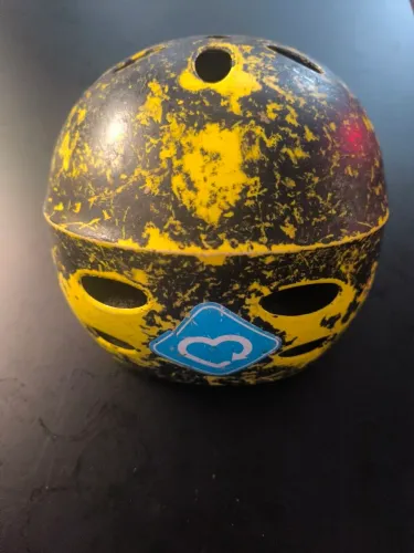 Capacete para skate, patins ou bike 