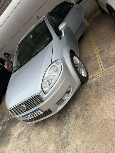 Fiat Linea Absolute 1.9/1.8 Flex Dualogic 4P 2011