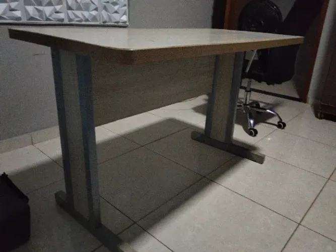 MESA DE ESCRITÓRIO