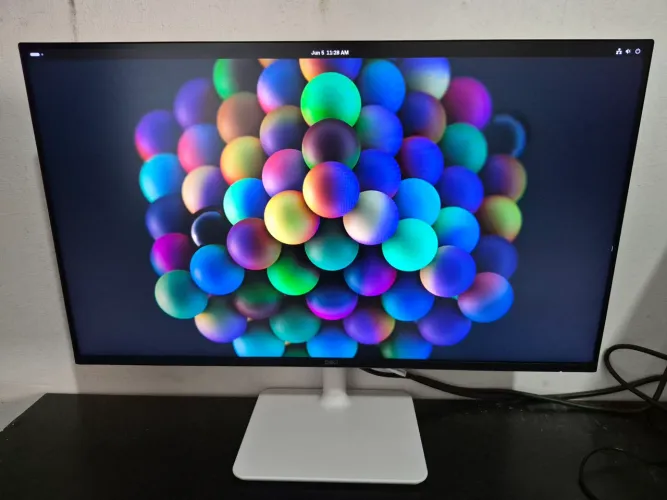 Monitor DELL de 24 polegadas e som integrado