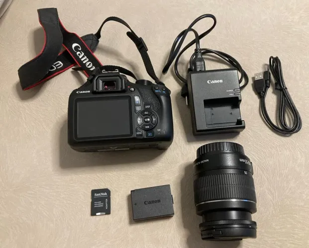 Câmera Canon EOS Rebel T6 - Kit Completo<br><br>Vendo câmera Canon EOS Rebel T6 com: