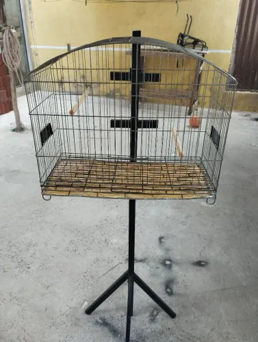Gaiola aramil 60x26x46 em excelente estado de conservação