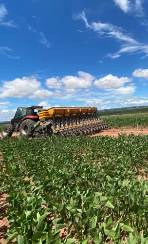 PLANTADEIRA ARRASTO VALTRA 15 LINHAS B1508CX 2015