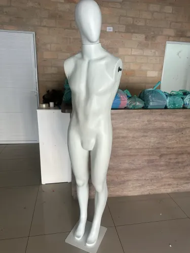 Manequins Femininos e Masculinos