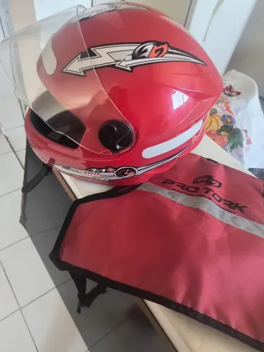 CAPACETE E CINTO DE SEGURANÇA KIDS - TAM 56