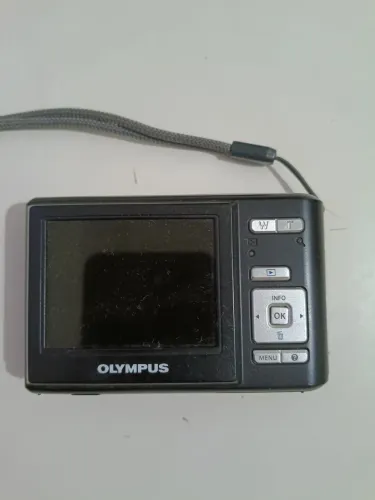 Máquina fotográfica Olympikus T100