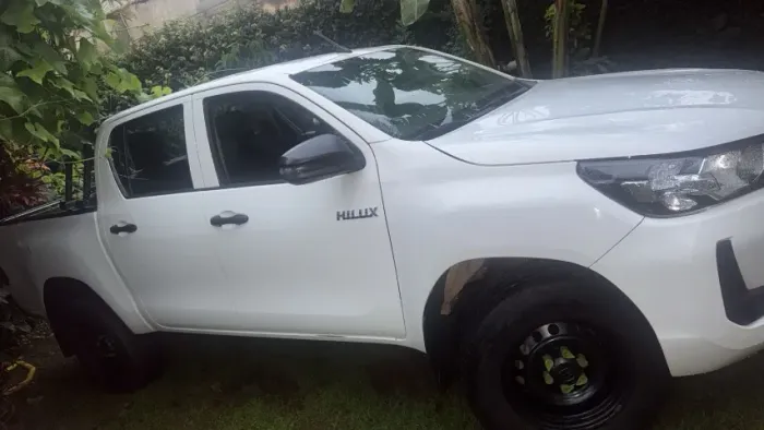 Locação Toyota Hilux CD 2023 - BH e região