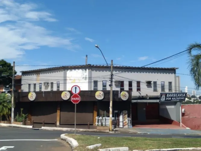 Prédio Comercial de Esquina 355,00m² Setor Leste Universitário