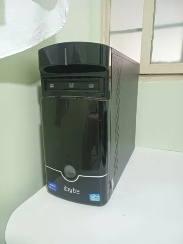 PC Intel i3 com Windows 10