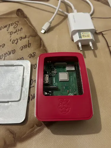 Raspberry Pi 3 B+ com Case e sem cartao SD