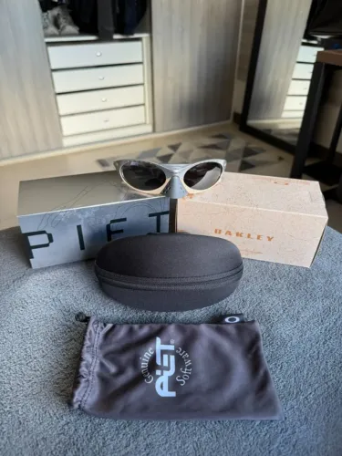 Óculos Piet x Oakley Plantaris