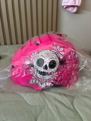 Capacete Traxart profissional caveira rosa - nunca usado