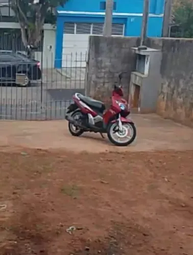 vende-se motocicleta com tudo OK