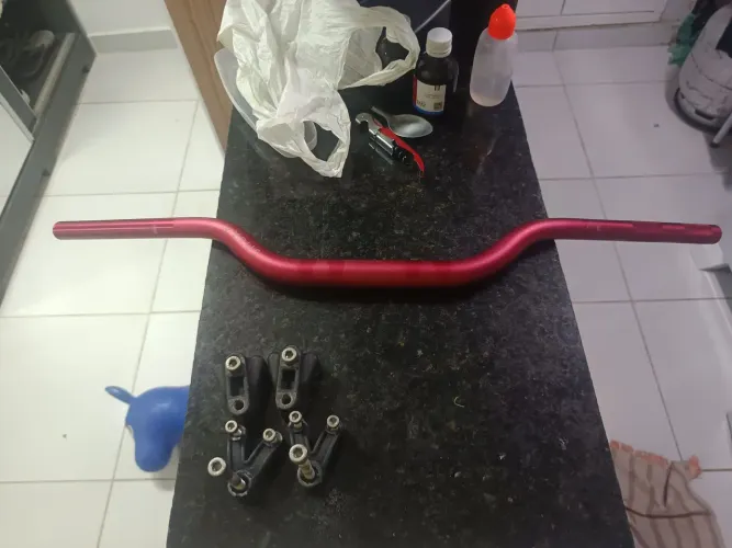 Guidão de moto vírus