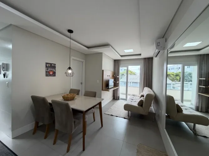 Apartamento com 1 dormitório na Trindade, Florianópolis.