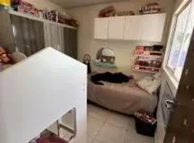 Imóvel para venda tem 80 metros quadrados com 3 quartos