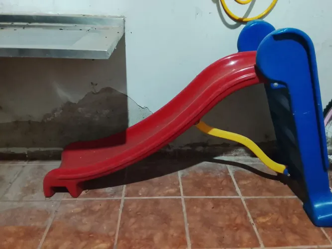 Escorregador infantil