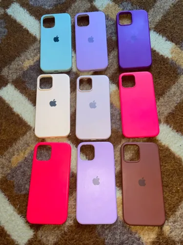 Lote com 9 Capinhas de Iphone 12