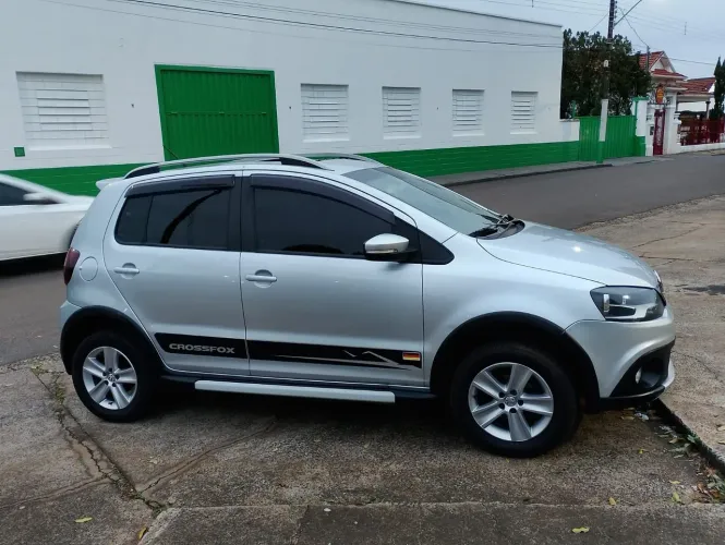 Volkswagen Crossfox 1.6 MI Total Flex 8V 5P 2011