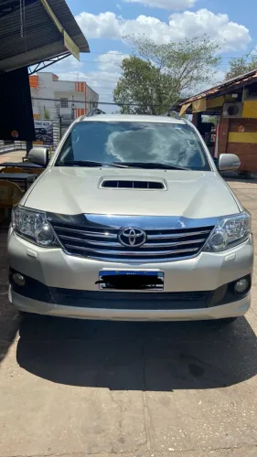 Toyota Hilux SW4 SRV D4-d 4X4 3.0 TDI Dies. AUT 2015