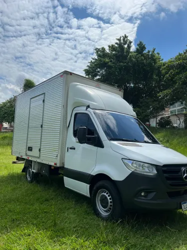 Mercedes-Bens 314 Street