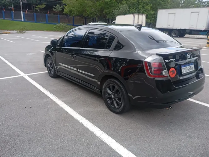 Nissan Sentra SR 2.0 Flex Fuel 16V Aut. 2012