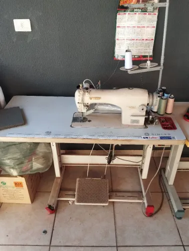 Máquina de costura