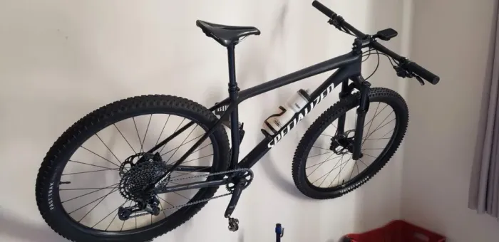 Specialized Epic HT Carbon 29 2020 Tam. L - Bike leve, rápida e pronta para trilha