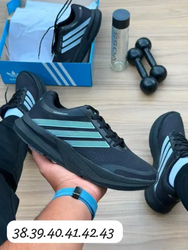 Tênis esportivo