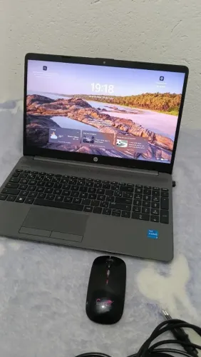 Notebook HP 15.6 Core i5 12°geracao 8GB Ram 250GB
