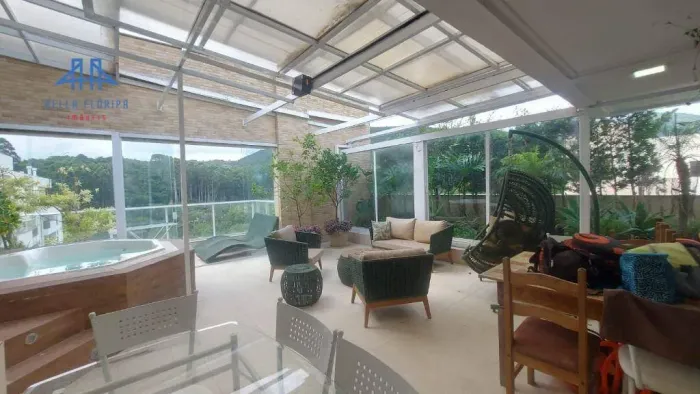 Cobertura com 2 dormitórios à venda, 147 m² por R$ 2.500.000,00 - Itacorubi - Florianópoli