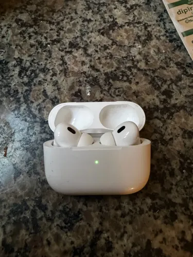 AirPods Pro 2 - Cancelamento de Ruído - Usado