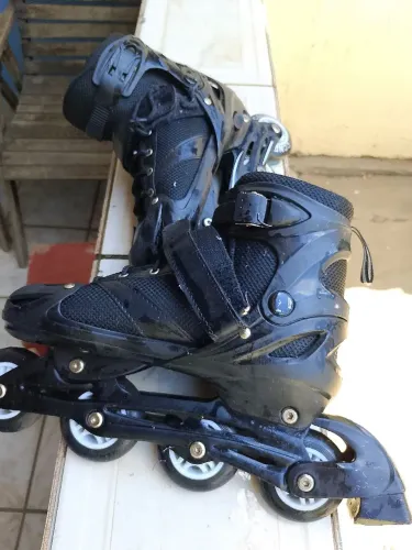 Patins usado está em perfeito estado