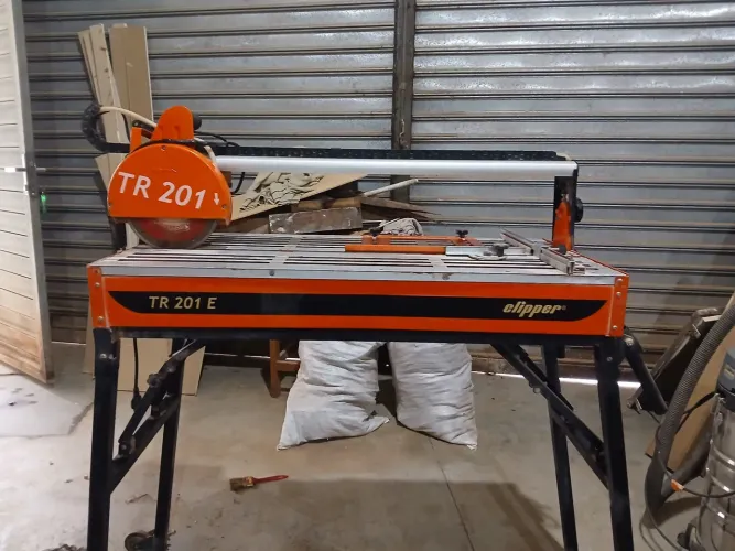 Máquina cortadora de piso TR 201 E