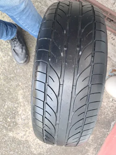 Pneus Bridgestone 195/60R15 usados em bom estado