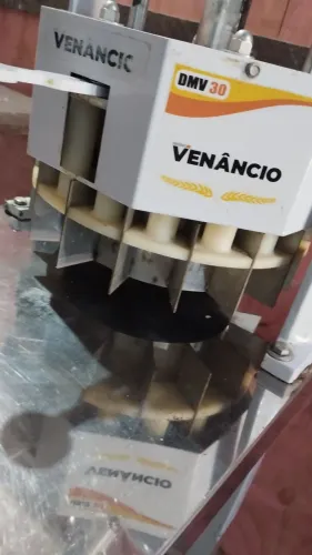 Vendo,divisora venancio10 meses de uso