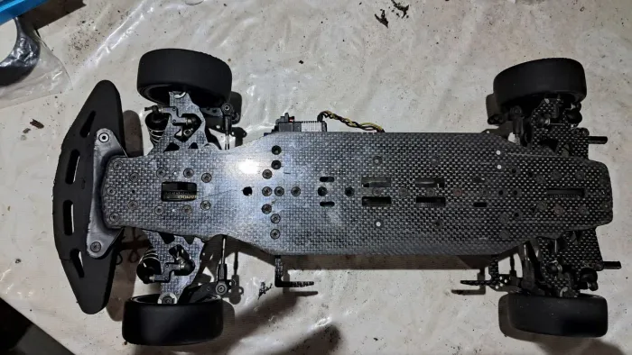 Rc automodelo onrod chassi de competição fibra de carbono com servo escala 1/10