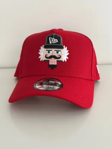 Boné New Era Quebra nozes Edição de Natal