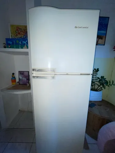 Geladeiras e fogão para retirada de pessoas