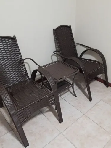 Cadeiras + mesa em fibra sintética