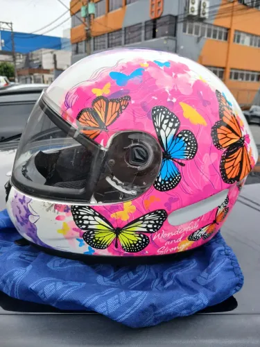 Capacete Spike Flow, tamanho 56 em excelente estado de conservação! Só colocar na cabeça!