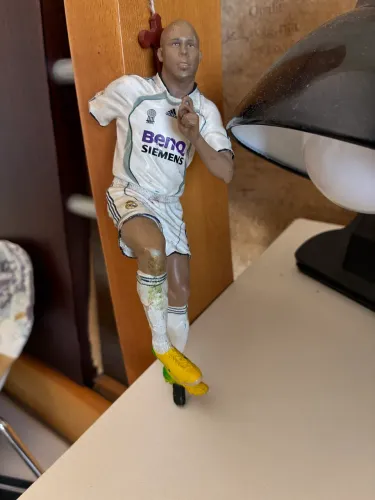 Rara figura/boneco original- Ronaldo fenômeno real Madrid (Para restauração)