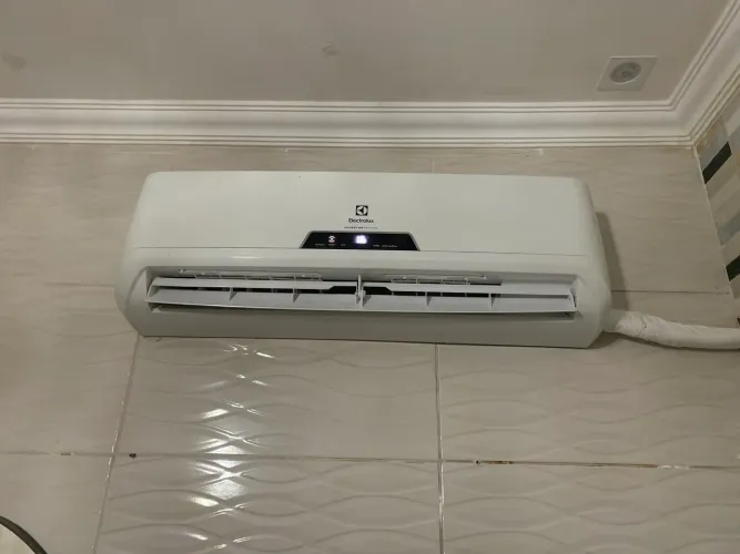 ? Evaporadora Electrolux Inverter - 12mil BTUS