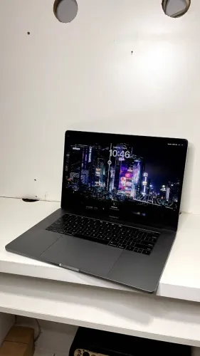 MacBook Pro 15" (2018) - i9 | 32GB RAM | 2TB SSD
