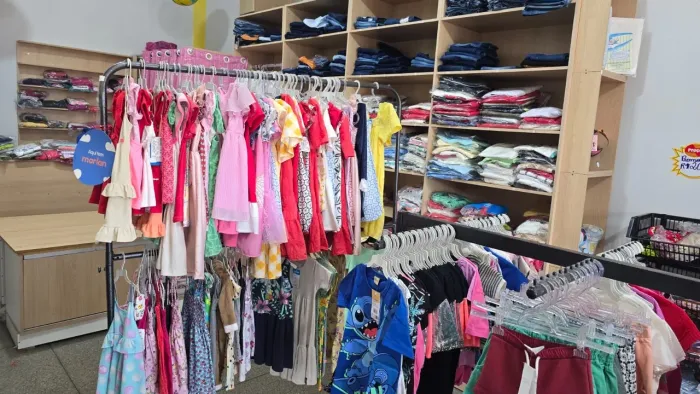 LOJA INFANTIL Venda/troca- Mercadoria e móveis