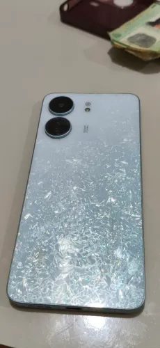 Redmi 13C na cor Starry Blue (Azul Estrelado).