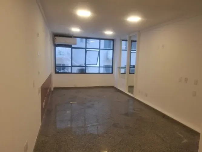 Icarai Sala comercial com garagem vazia