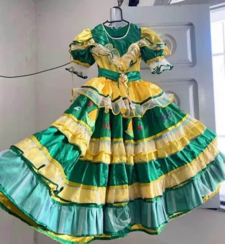 Vestido rainha do milho pra alugar